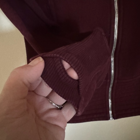 Lululemon Woman’s Radiant Jacket, Size 4 - Picture 6 of 9
